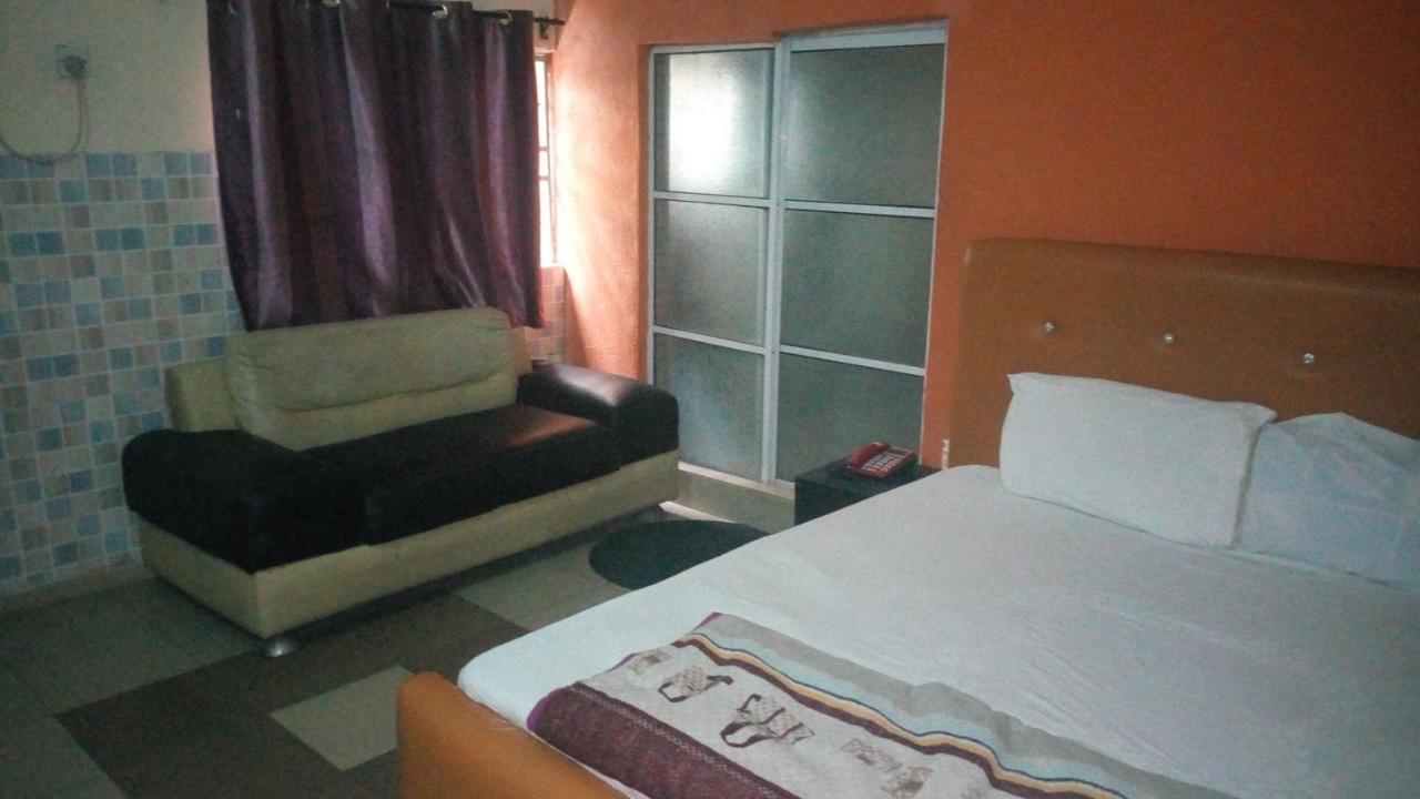 Da 411 Hotel Ibadan Exterior photo